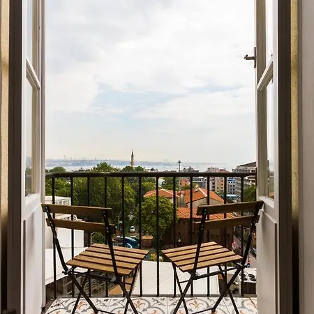 Colorful House W/ View Close To Everywhere. 이스탄불