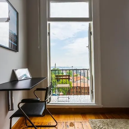 Colorful House W/ View Close To Everywhere. 아파트 이스탄불